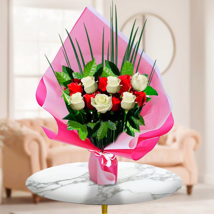 Two-Tone Rose Splendor Bouquet — Cabo Delivery flowers in Cabo San Lucas