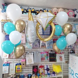 Diamond Balloon Bouquet & Bottle Gift — Cabo Delivery balloons in Cabo San Lucas